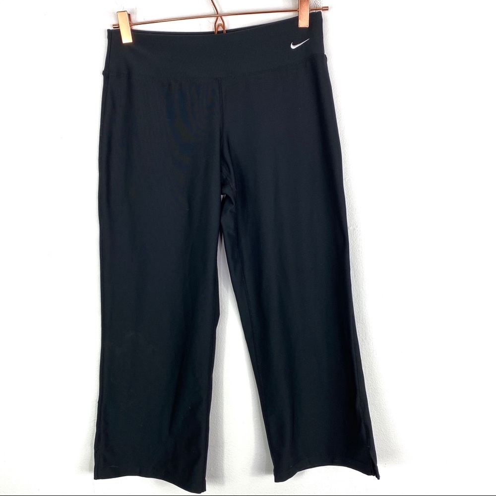 Nike Black Capri Straight Leg Leggings Size Small